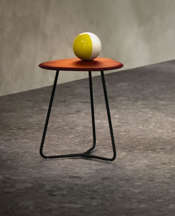 Tripod Couchtisch