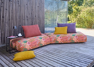 002_Bullfrog_Iwan_Sofa.jpg