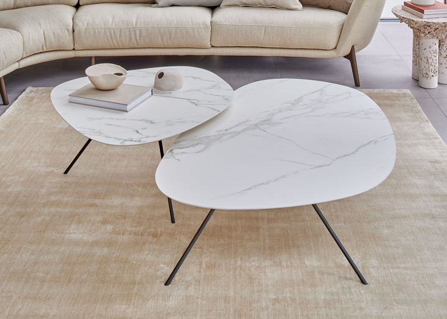 Liliom Couchtisch