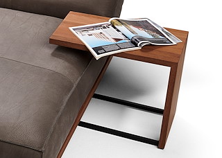 002_Bullfrog_Edge_Couchtisch.jpeg